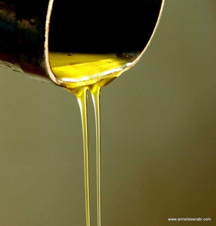 Olive oil dropping
